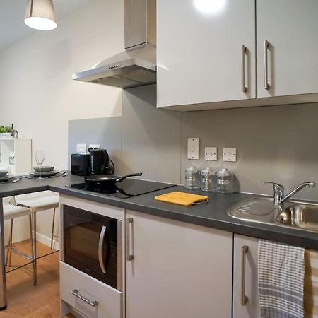1 Bedroom Apartments, Studios And Ensuite Bedrooms With Shared Kitchen At Centro House In Stirling Exteriör bild