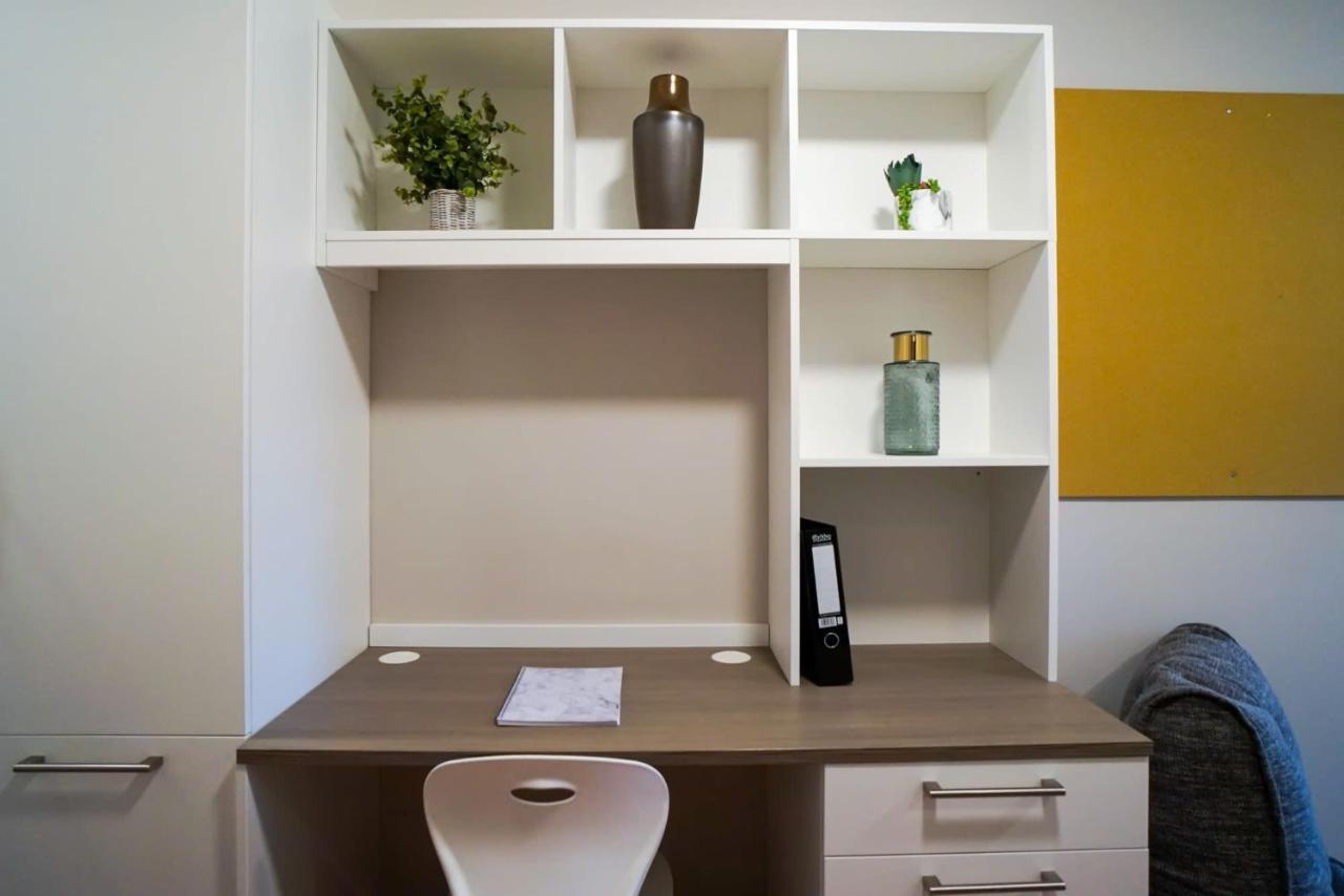 1 Bedroom Apartments, Studios And Ensuite Bedrooms With Shared Kitchen At Centro House In Stirling Exteriör bild