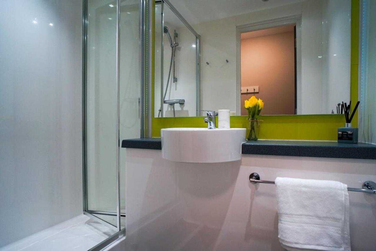 1 Bedroom Apartments, Studios And Ensuite Bedrooms With Shared Kitchen At Centro House In Stirling Exteriör bild